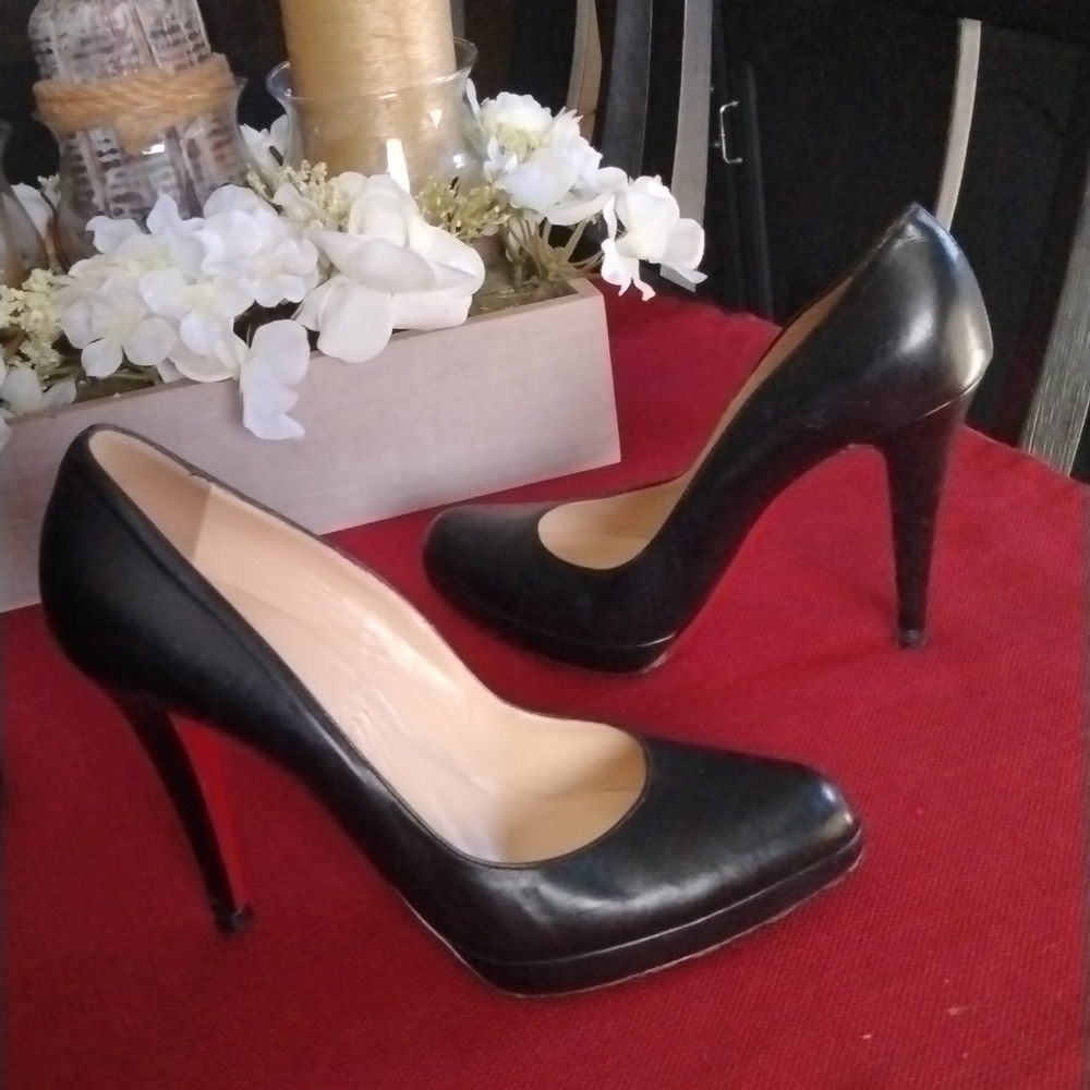 CHRISTIAN LOUBOUTIN HEELS